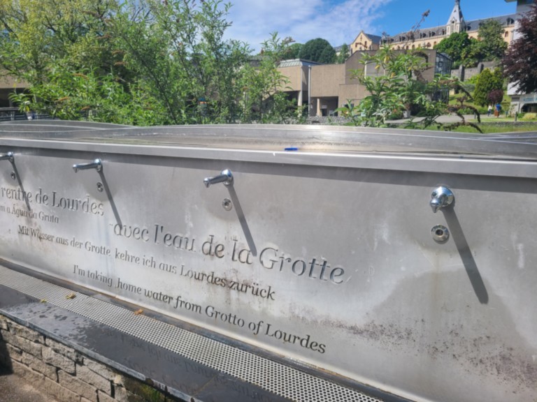 Eau de Lourdes pont Sainte Berndatte